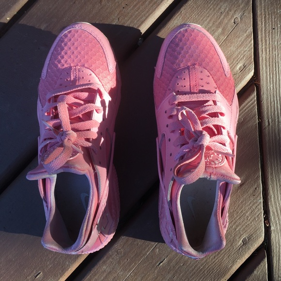 Bubblegum Pink NIKE Huarache Sneakers, US size 8.5 - Picture 3 of 12